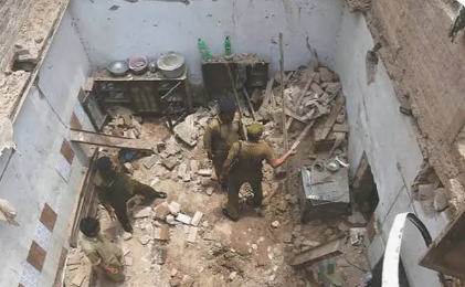Lahore Wall Collapse Kills Child, Injures Four at Under-Construction Building